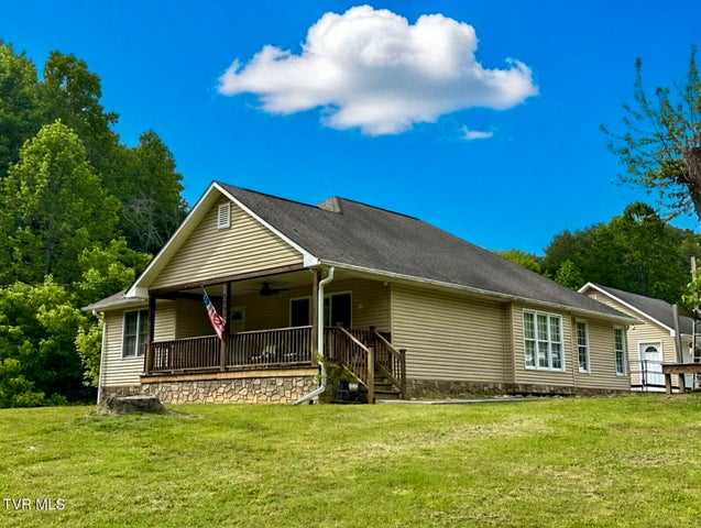 1st photo of 2397 Lower Rinehart Road