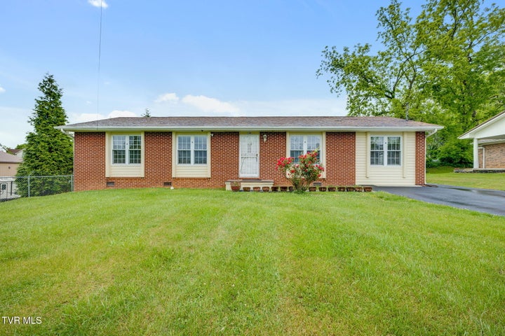 1st photo of 132 Cherrywood Lane