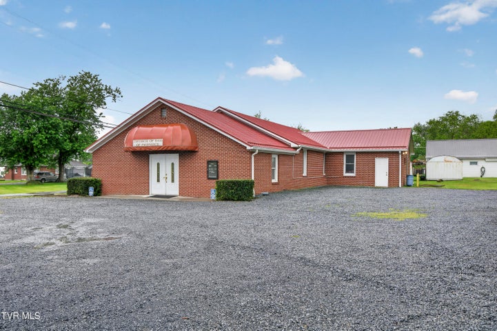 1st photo of 302 Crescent Drive