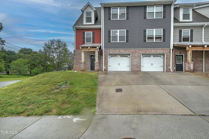 1st photo of 101 Smartview Lane