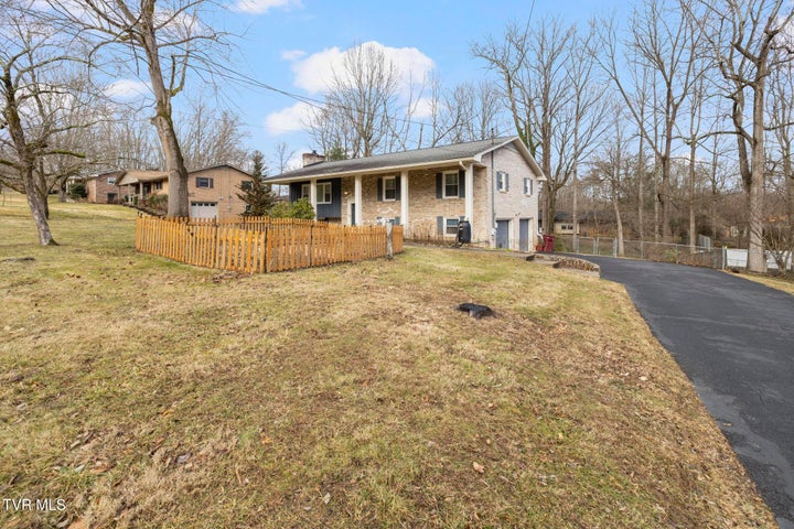 1st photo of 1108 Ridgecrest Road
