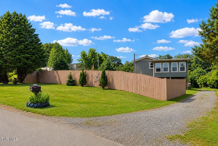 1st photo of 225 Shaw Road