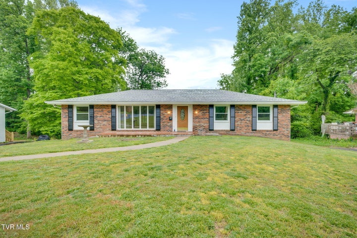 1st photo of 107 Dogwood Lane
