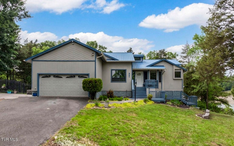 1st photo of 997 Lake Ridge Drive