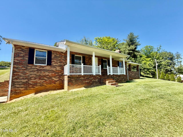 1st photo of 1686 Rock Springs Road