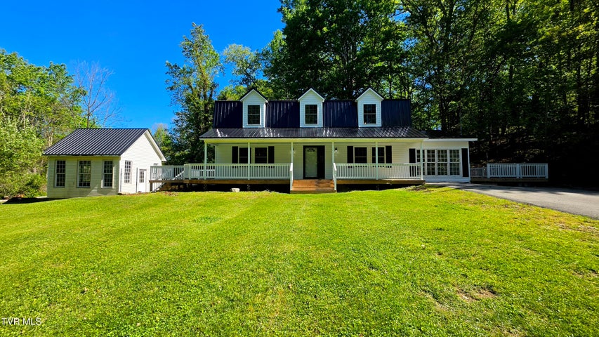 1st photo of 5558 Paramont Road