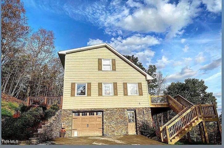 1st photo of 1540 Rugged Range Road