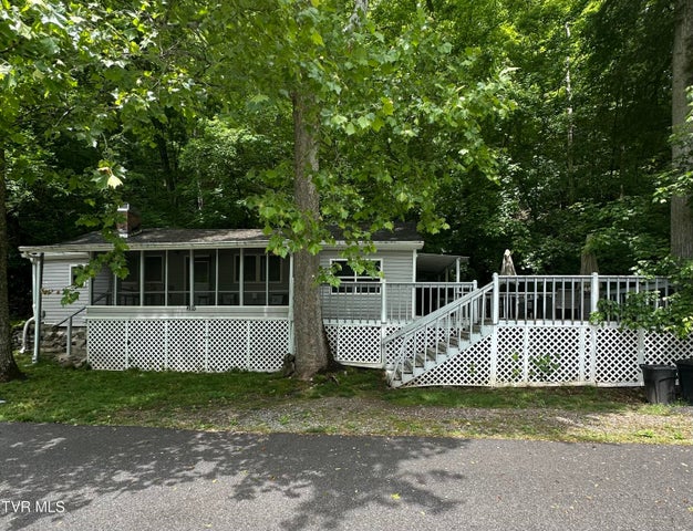 1st photo of 209 Robin Hood Lane