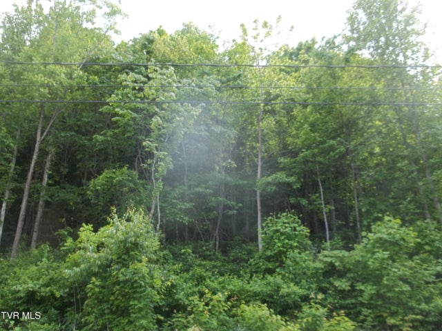 1st photo of 437 Creekside Drive