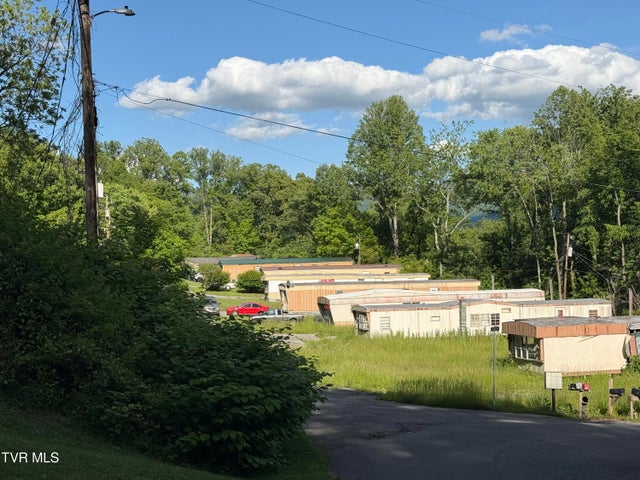 1st photo of 207 Garland Loop