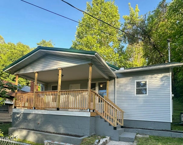 1st photo of 120 Templeton Street