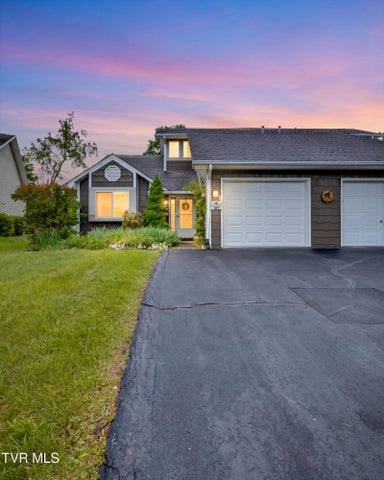 1st photo of 127 Timberbrook Drive