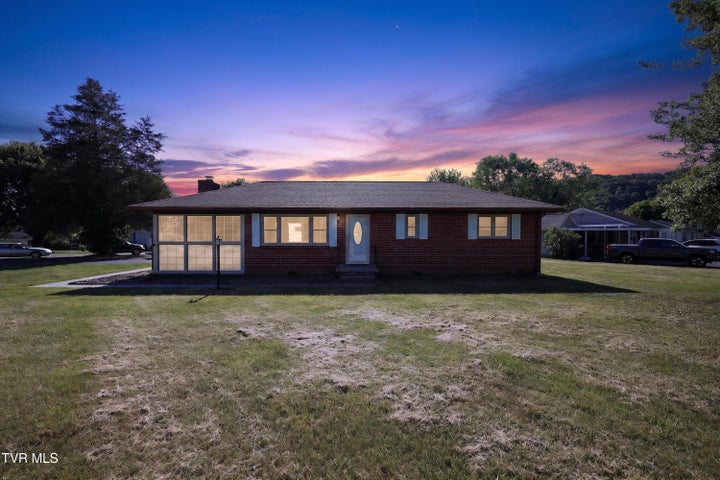 1st photo of 200 Fairacres Drive