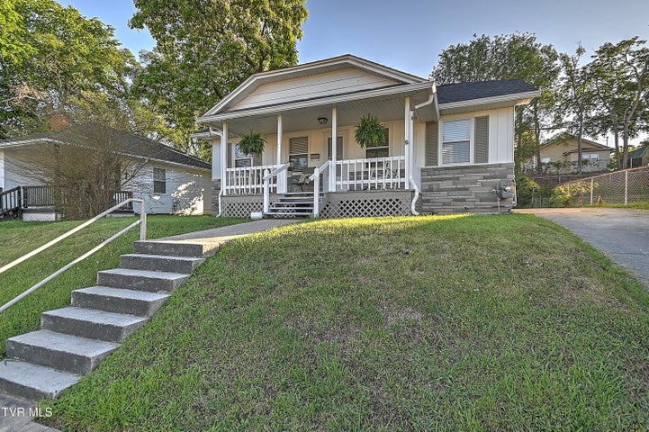 1st photo of 1218 Sevier Avenue