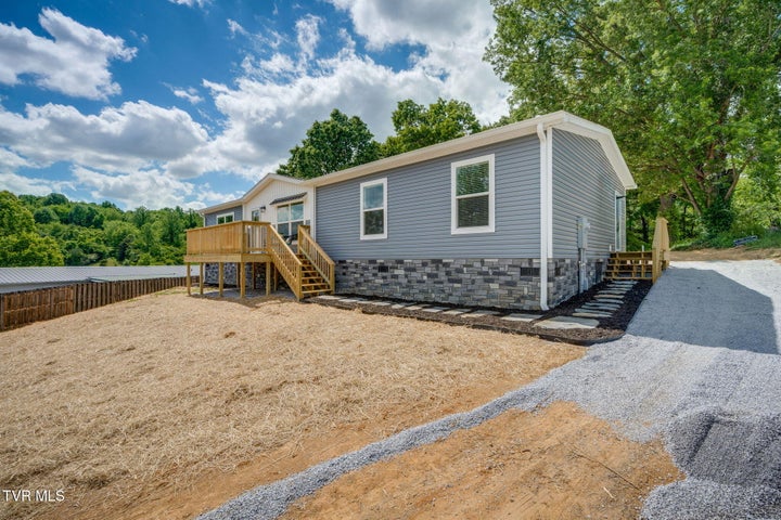 1st photo of 115 Hillside Drive