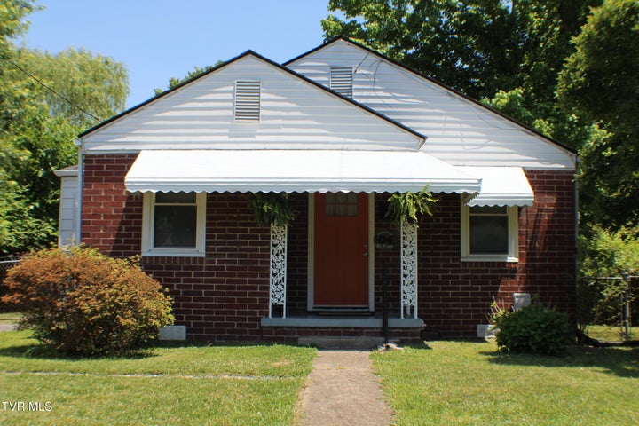 1st photo of 2032 Sherwood Road