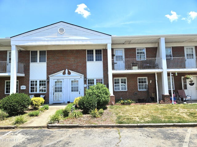 1st photo of 800 Locust Street