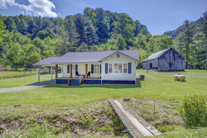 1st photo of 865 Shelleys Road