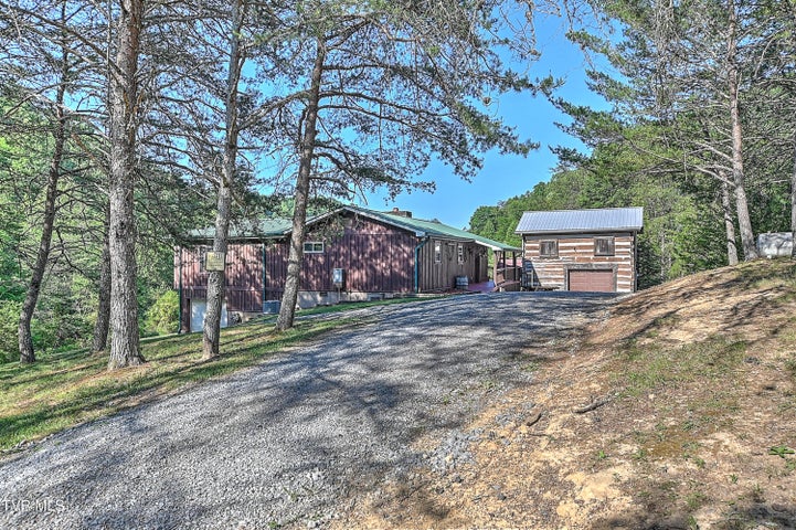1st photo of 3388 Flower Gap Road