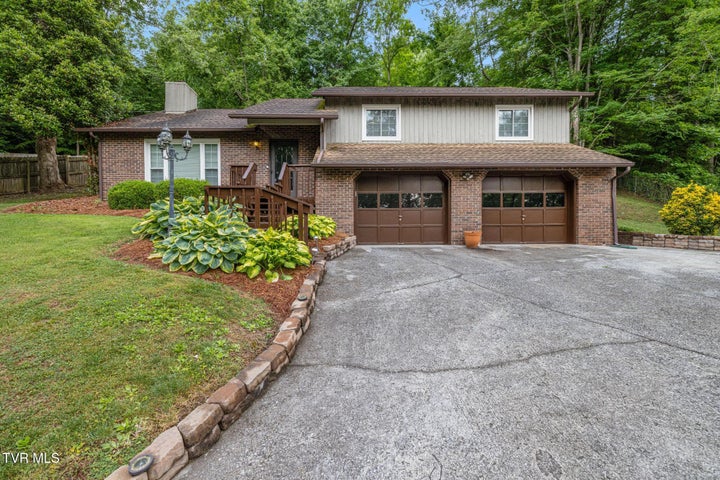 1st photo of 707 Lazywood Drive