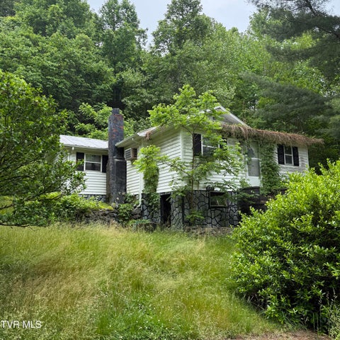 1st photo of 1552 Sugar Pine Lane