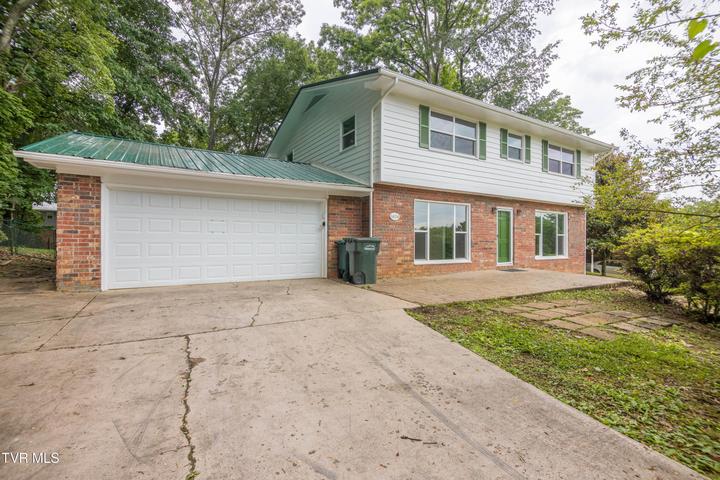 1st photo of 1404 Brentwood Drive