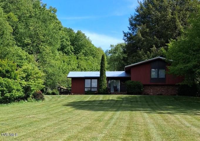 1st photo of 451 Heaton Creek Road