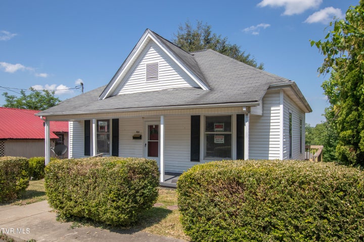 1st photo of 708 Portsmouth Avenue
