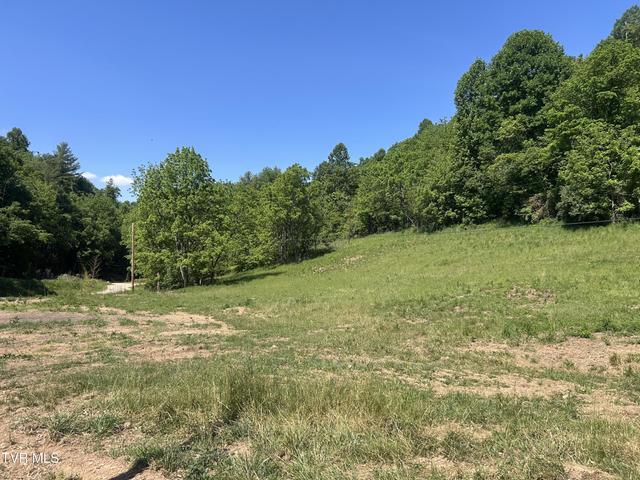 1st photo of 1684 Draft Road