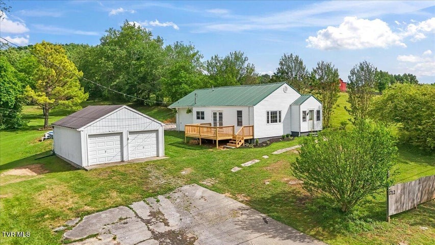 1st photo of 1712 Gray Station Sulphur Springs Road