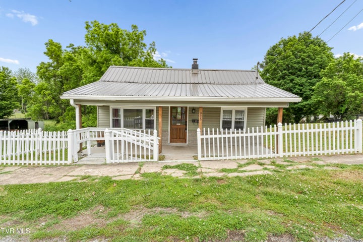 1st photo of 825 5th Street