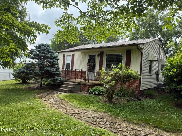 1st photo of 2931 Watauga Road
