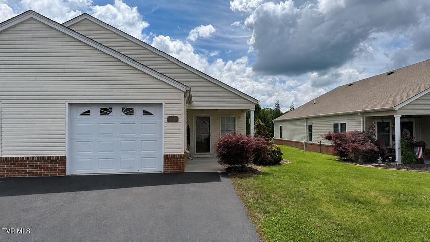 1st photo of 1413 Lodge Pine Walk