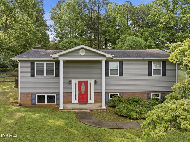 1st photo of 828 Murrell Road