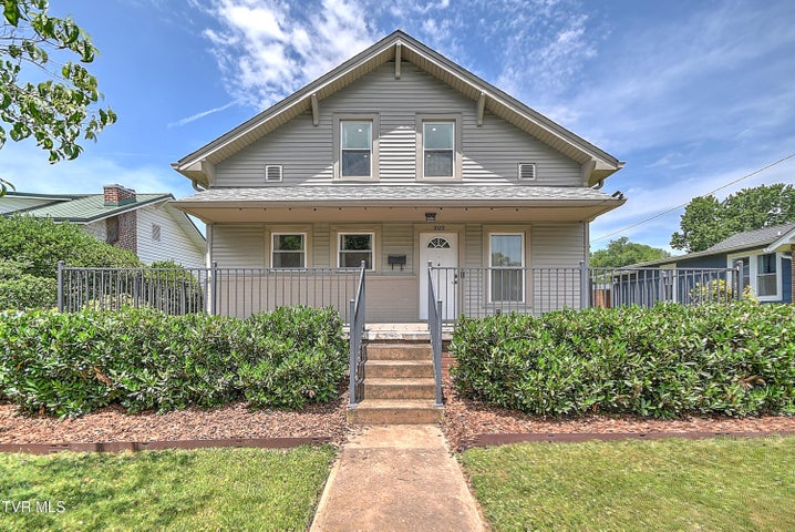 1st photo of 909 Holston Avenue