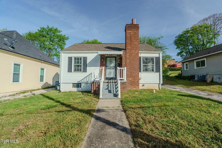 1st photo of 2233 Lawson Avenue