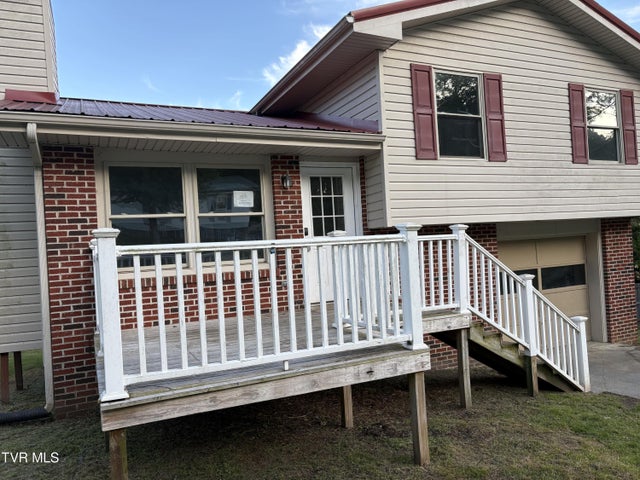 1st photo of 102 Jones Circle
