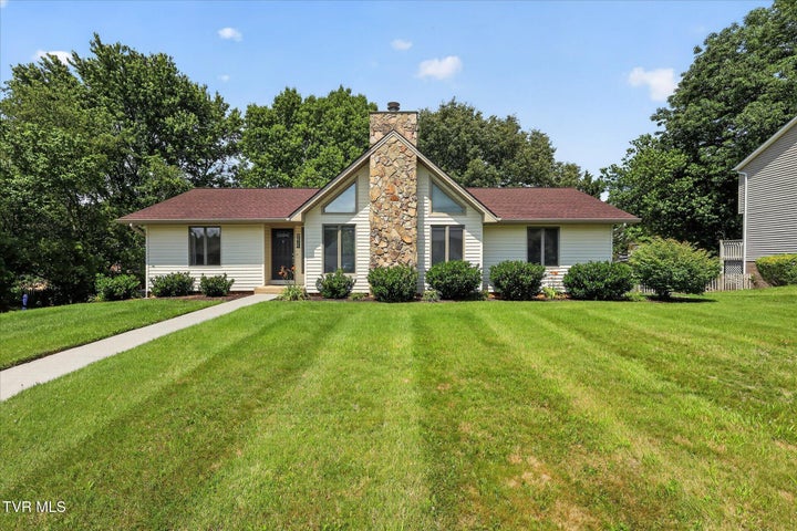 1st photo of 1203 Fredericksburg Drive