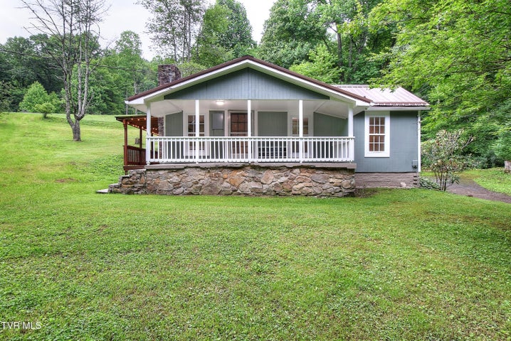 1st photo of 642 Dennis Cove Road