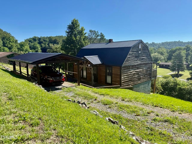 1st photo of 157 Cedar Ridge Private Drive