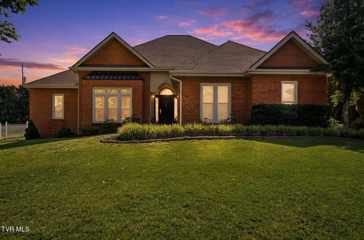 1st photo of 105 Shadowood Drive