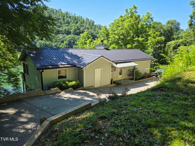 1st photo of 465 Big Oak 