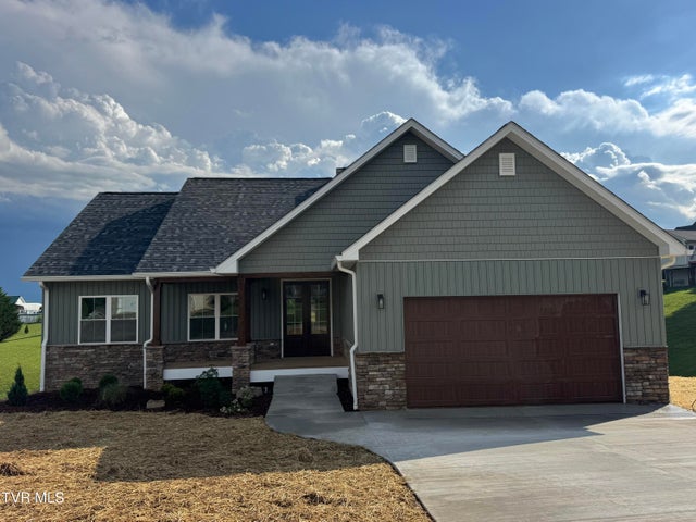 1st photo of 601 Sand Ridge Circle