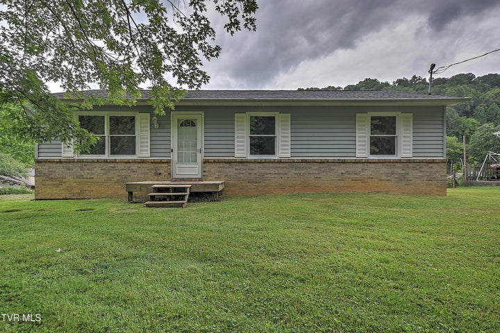 1st photo of 1117 Hunting Hill Road
