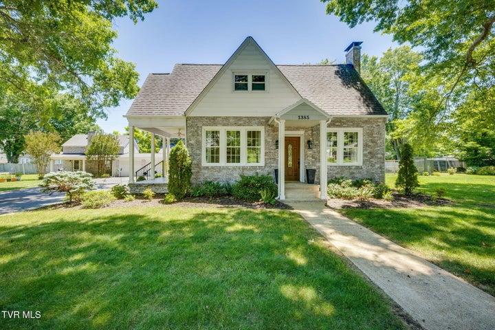 1st photo of 1385 Catawba Street