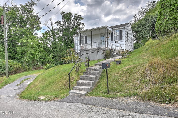 1st photo of 220 Elizabeth Street