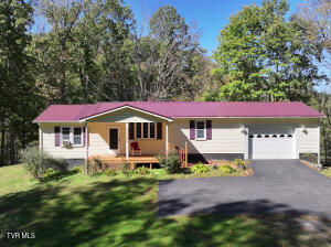 1st photo of 32 at 2855 Kents Ridge Road