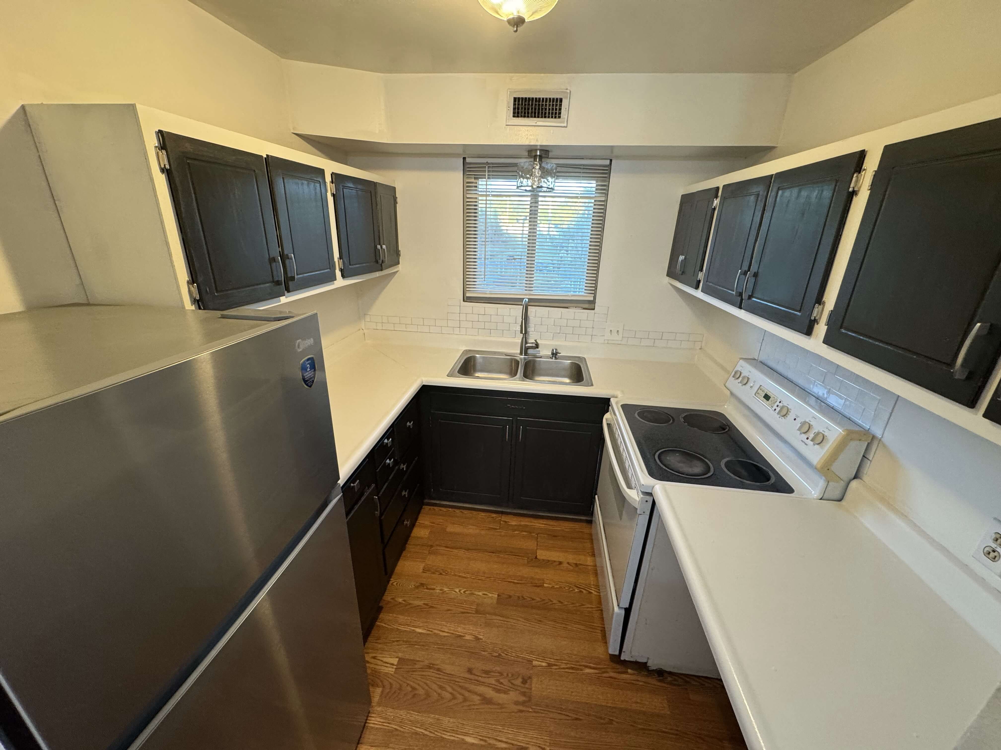Photo 7 of 8: 1085 Carriage Circle, Apt 204, Bristol, VA 24201
