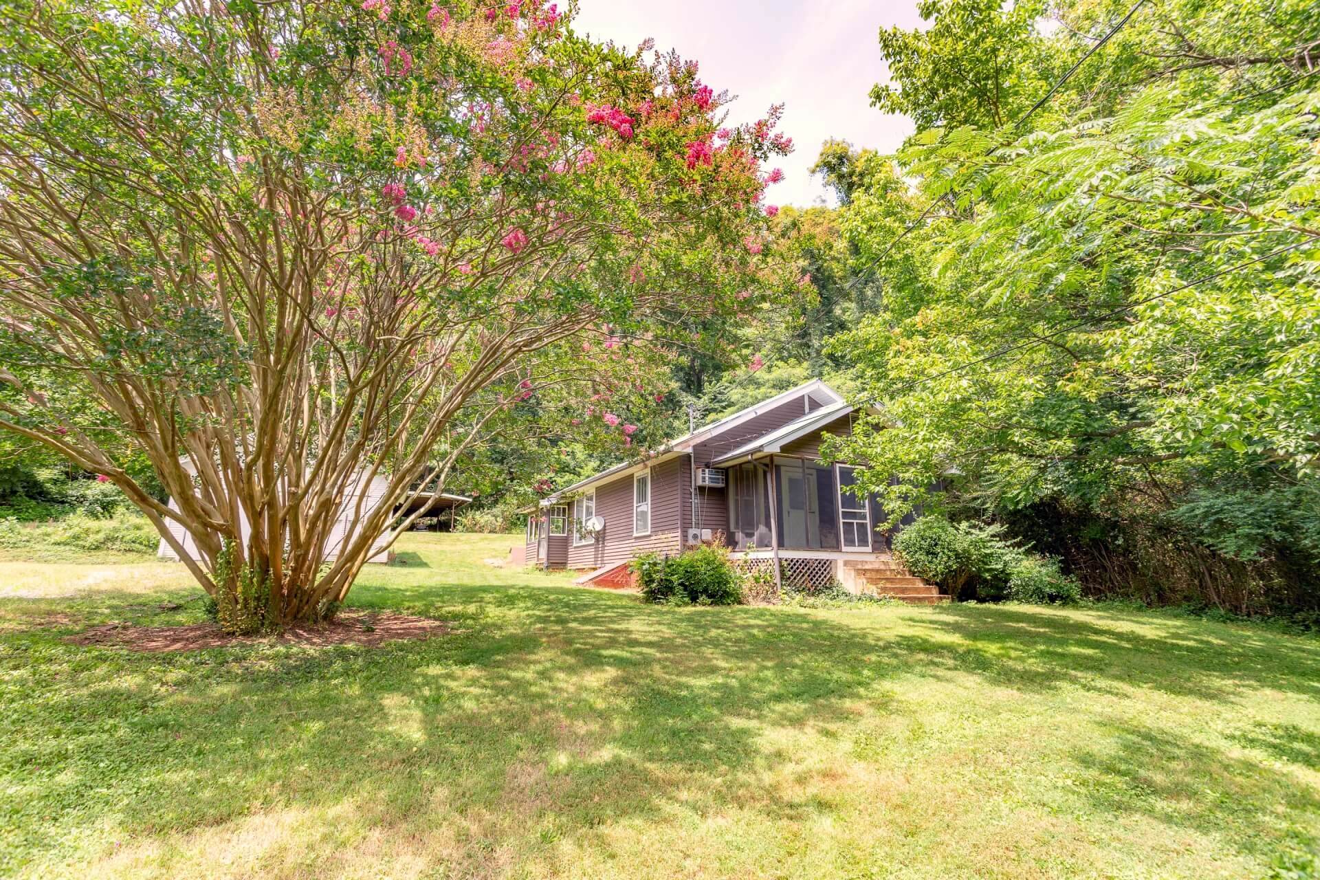 Photo of 1303 South Walnut Drive, Erwin, TN 37650