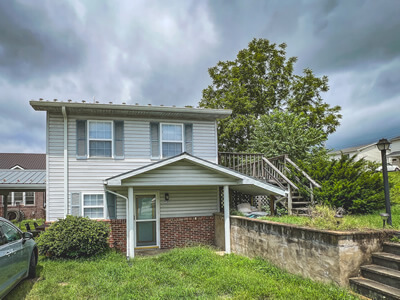 Front photo of 431 Spurgeon Ln apt 102